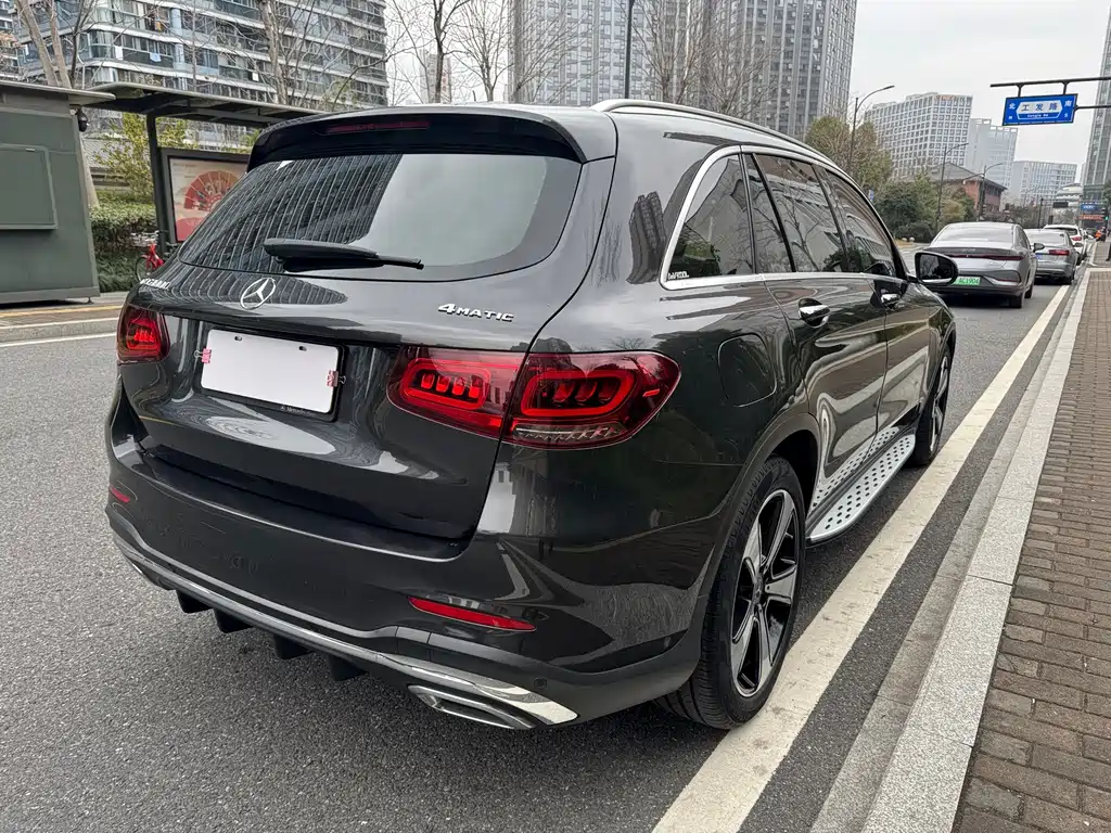 MERCEDES-BENZ GLC