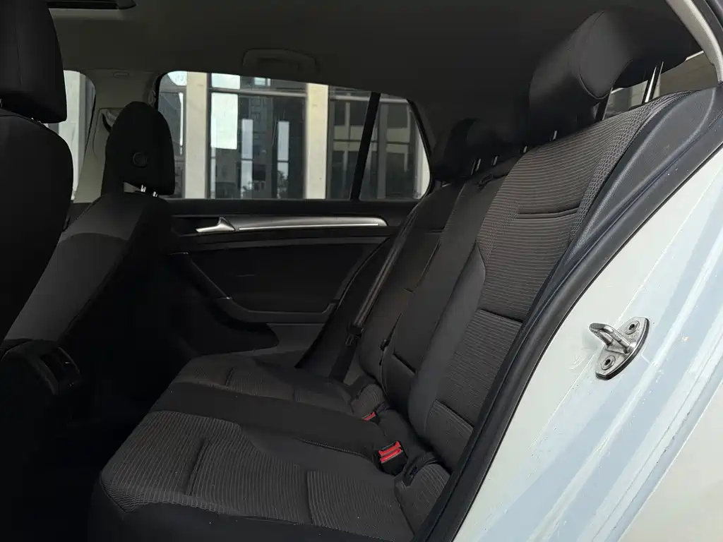 Volkswagen Golf — миниатюра 7