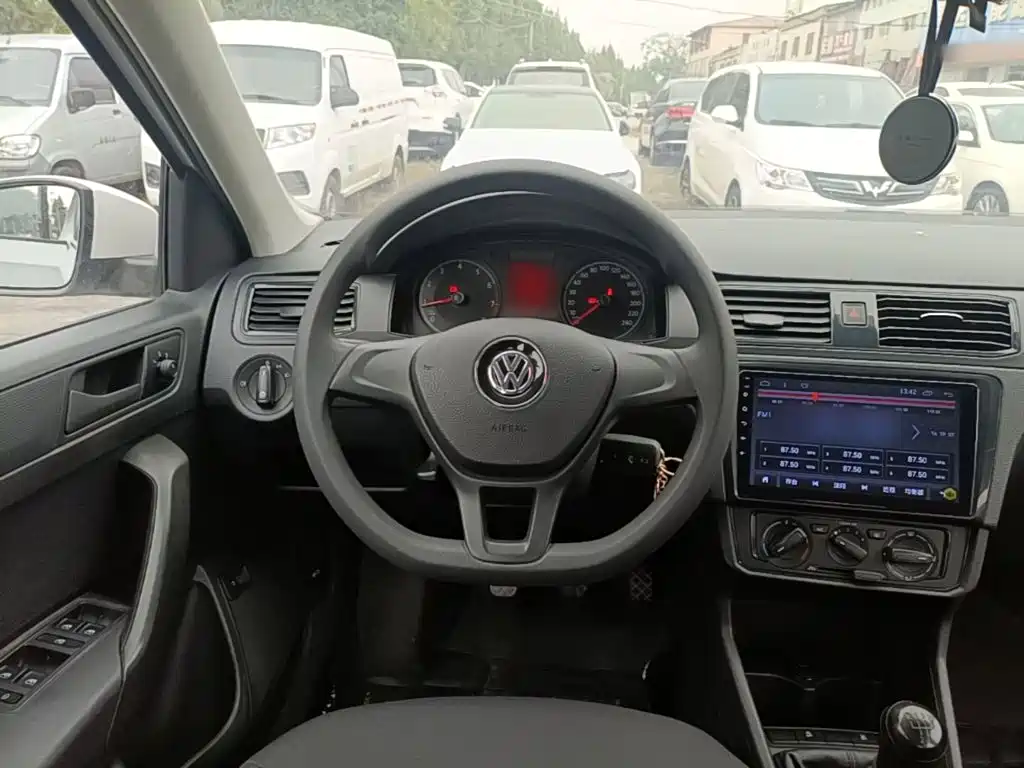 Volkswagen Santana — миниатюра 11