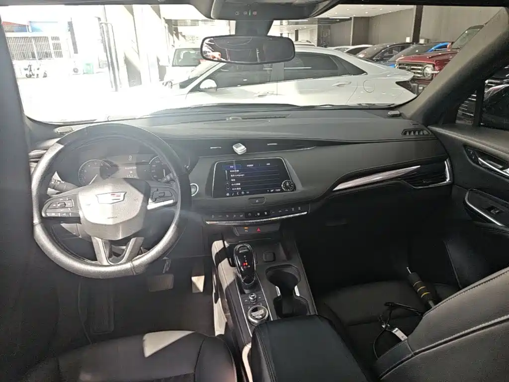 Cadillac XT4 — миниатюра 10