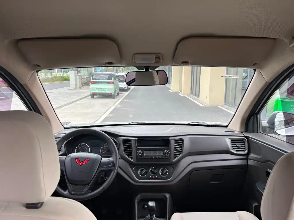 Wuling Hongguang V — миниатюра 8