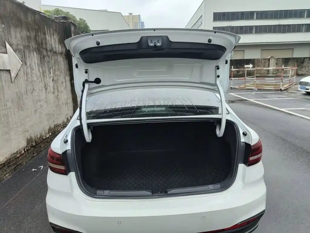 Volkswagen Lavida — миниатюра 19