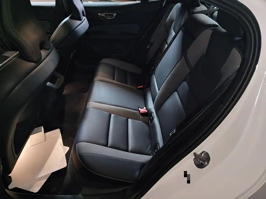 Volvo S60 — миниатюра 22
