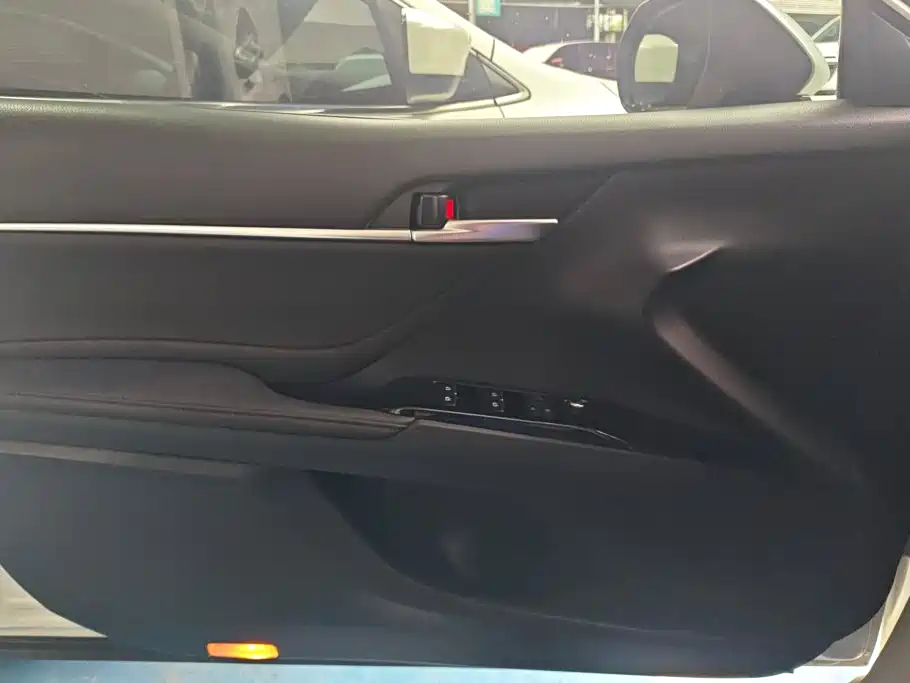 Toyota Camry — миниатюра 6
