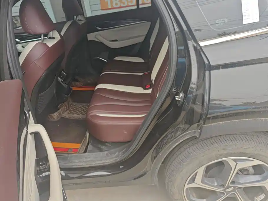 Geely Xingyue L — миниатюра 11
