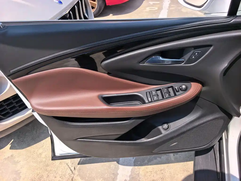 Buick Envision Plus — миниатюра 8