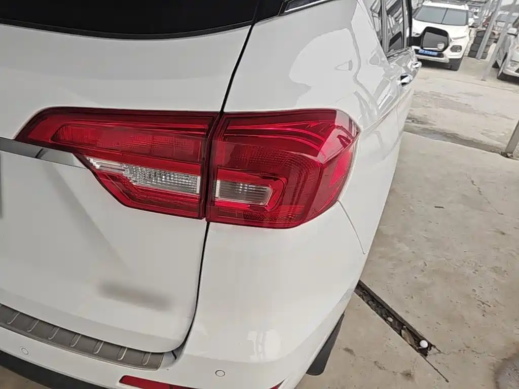 Haval M6 — миниатюра 8