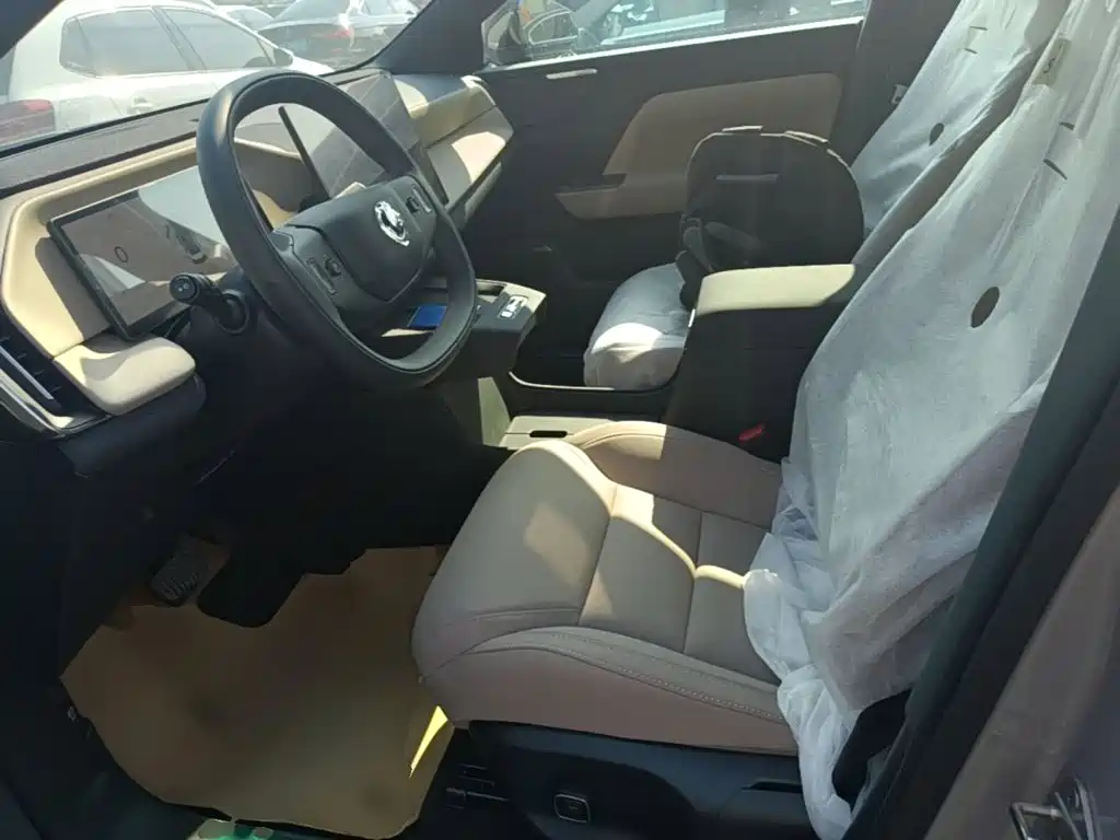 Volvo XC70 PHEV — миниатюра 15