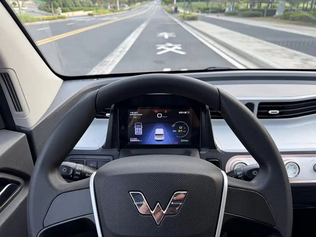 Wuling MINIEV — миниатюра 11