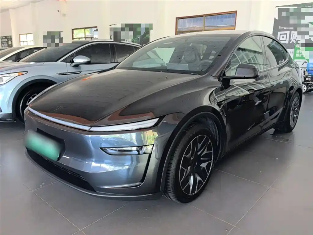 Tesla Model Y L 2025
