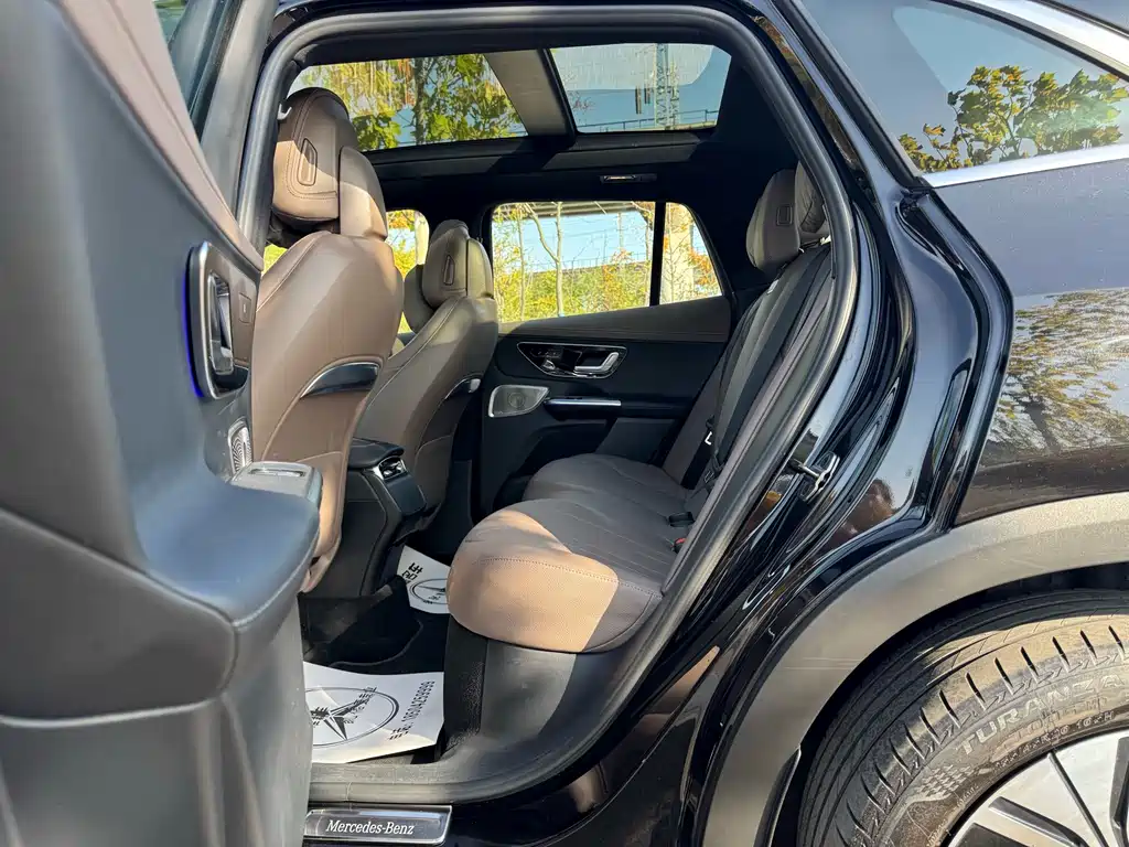 Mercedes-Benz EQE SUV — миниатюра 6