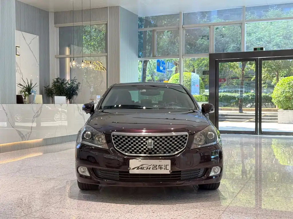 Toyota Crown — миниатюра 2