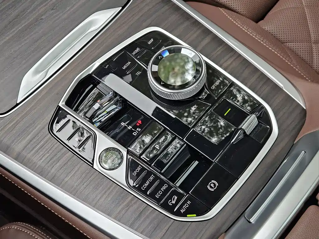 BMW X7 — миниатюра 14
