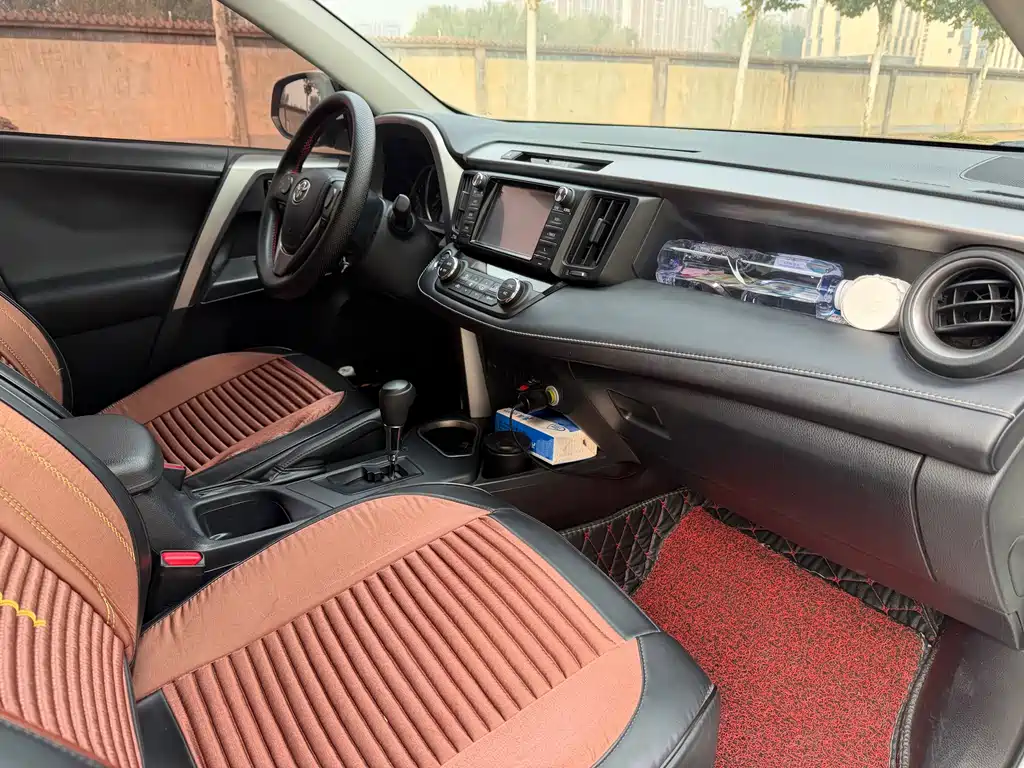 Toyota RAV4 — миниатюра 14