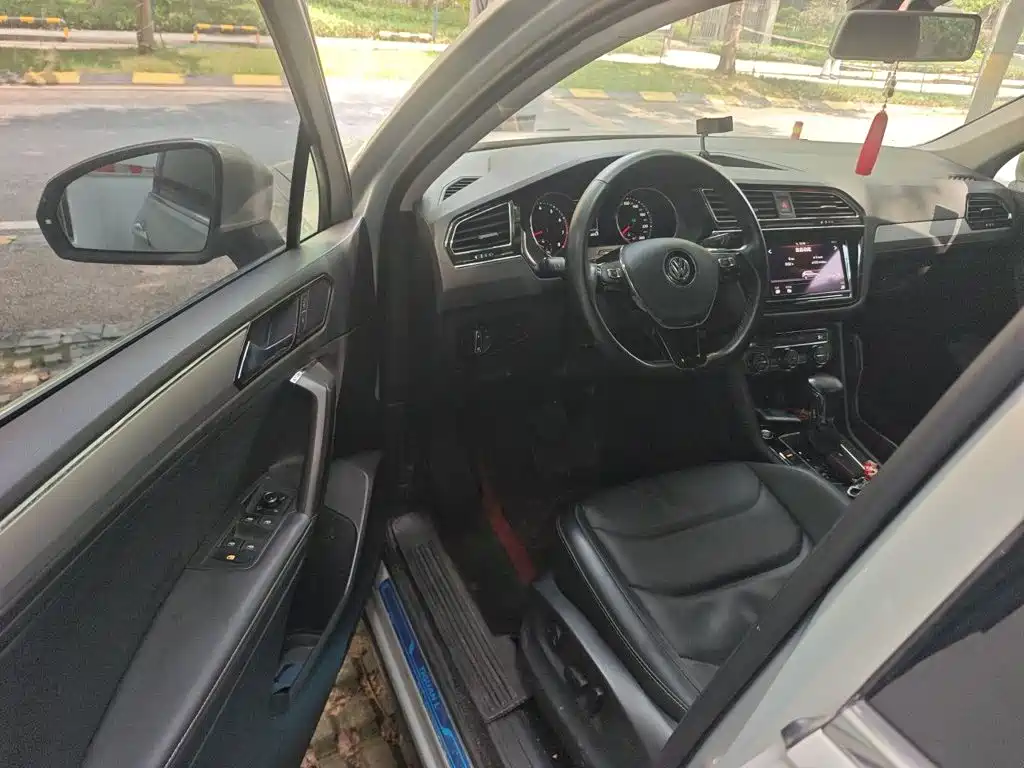 Volkswagen Tiguan L — миниатюра 14