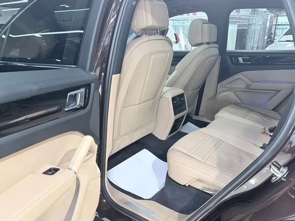 Porsche Cayenne — миниатюра 9