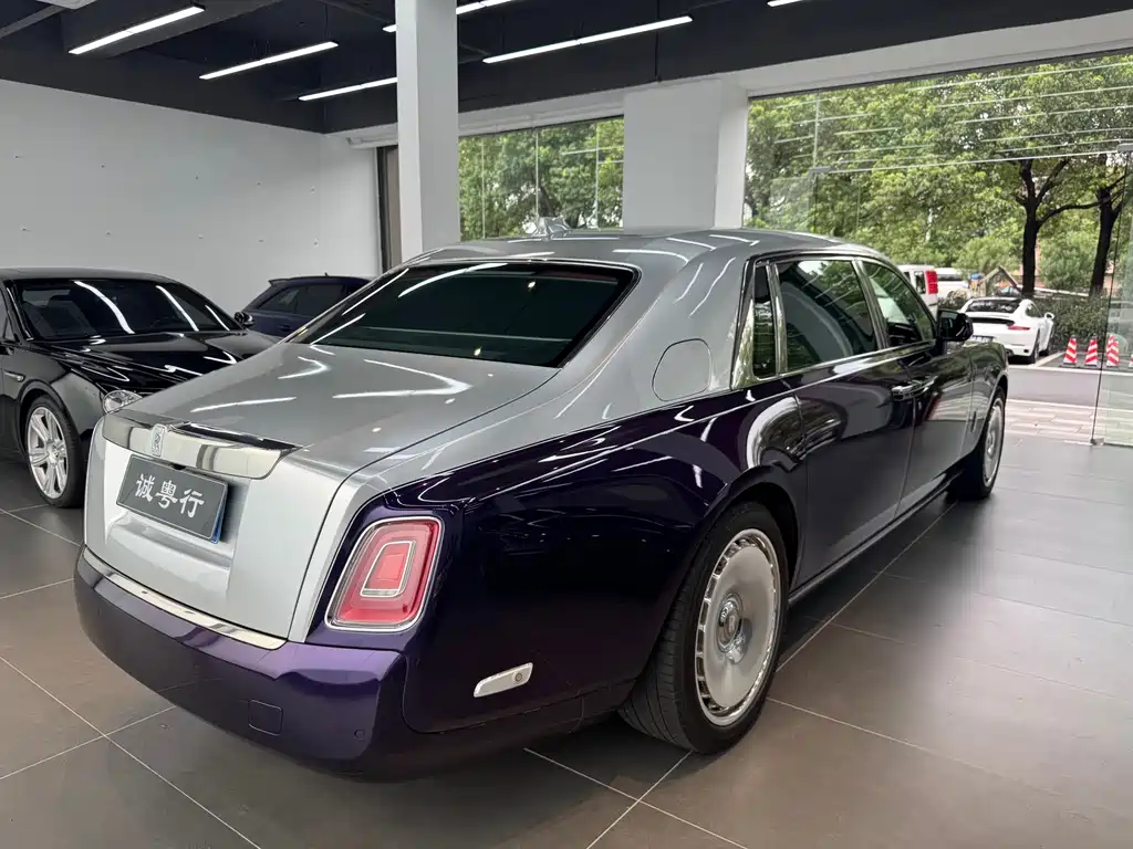 Rolls-Royce Phantom — миниатюра 4