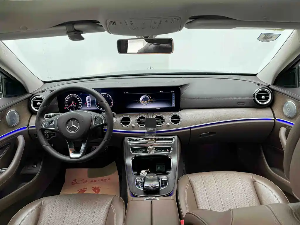 Mercedes-Benz E-Class — миниатюра 7