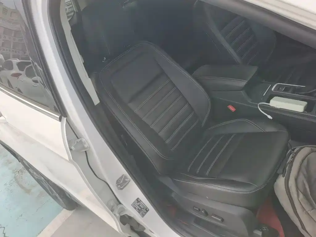 Ford Kuga — миниатюра 25