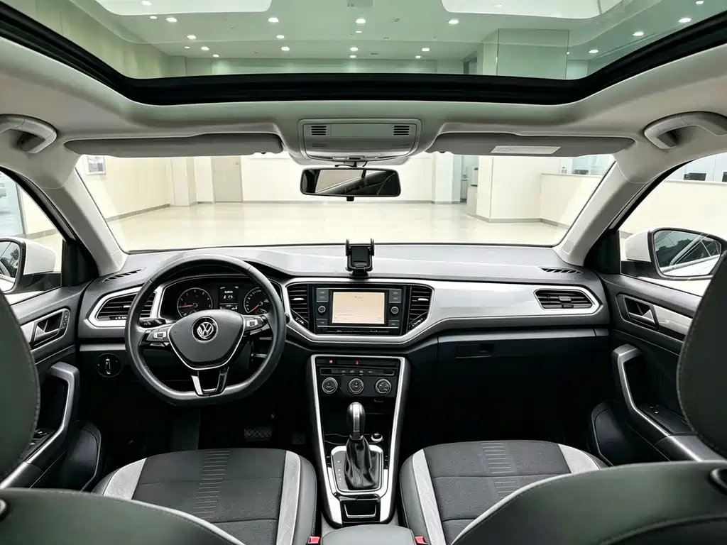 Volkswagen T-Roc — миниатюра 11