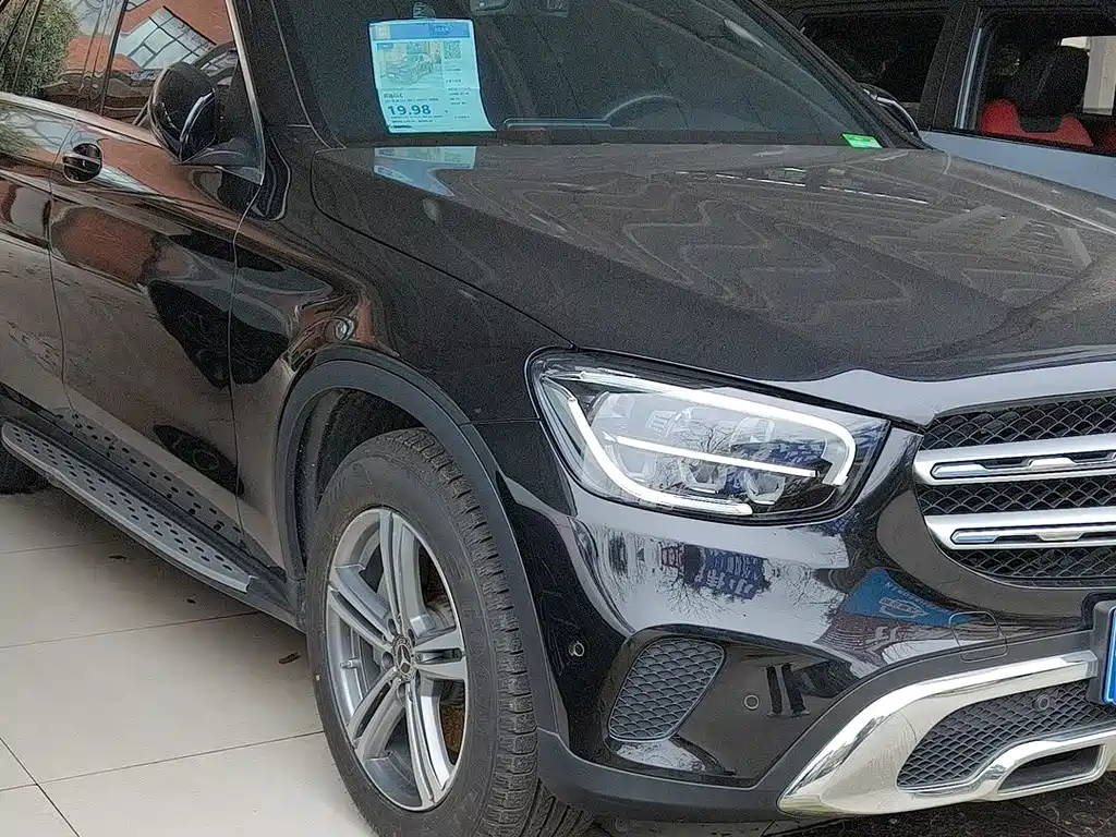 MERCEDES-BENZ GLC