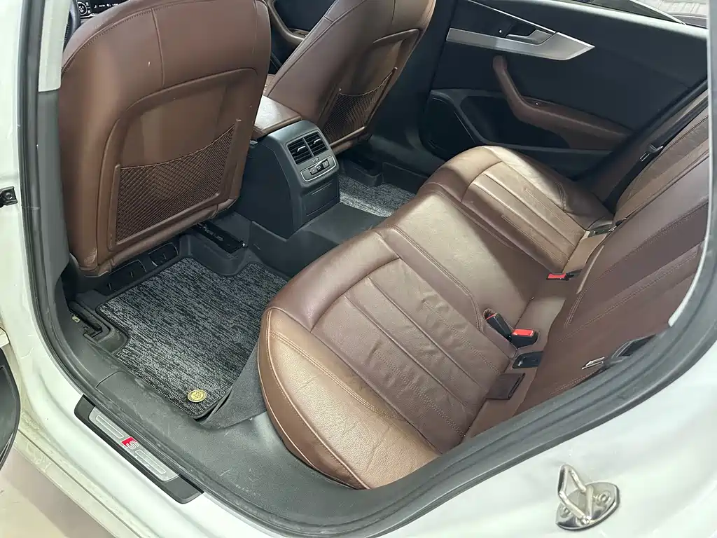 Audi A4L — миниатюра 15