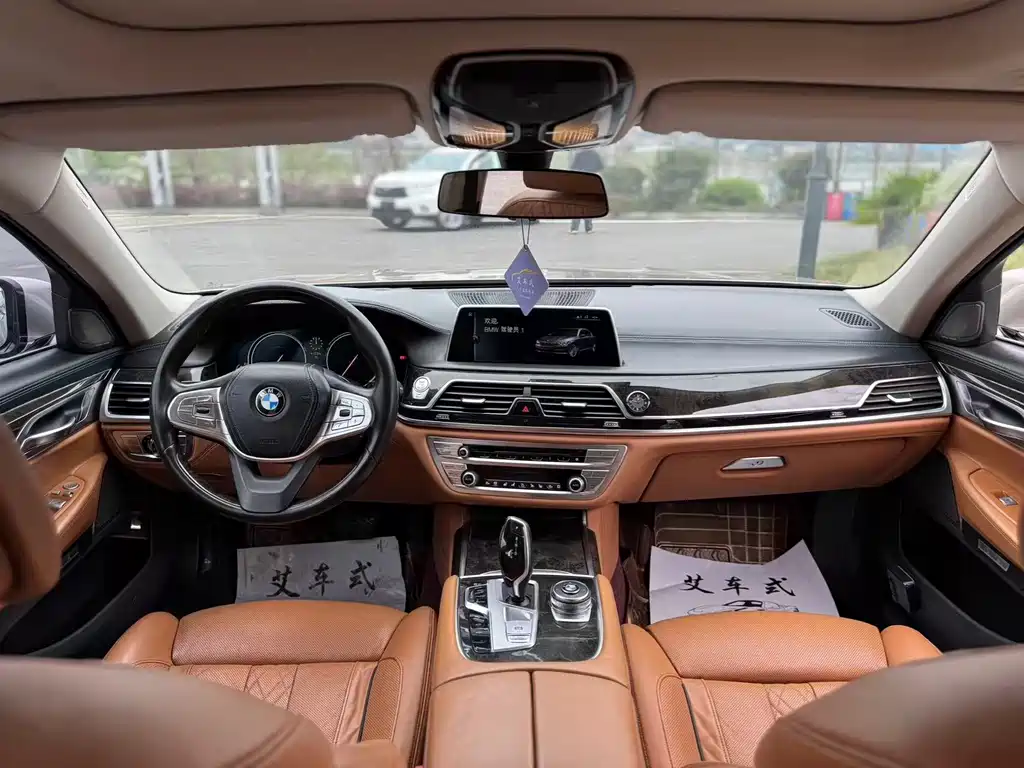BMW 7 SERIES