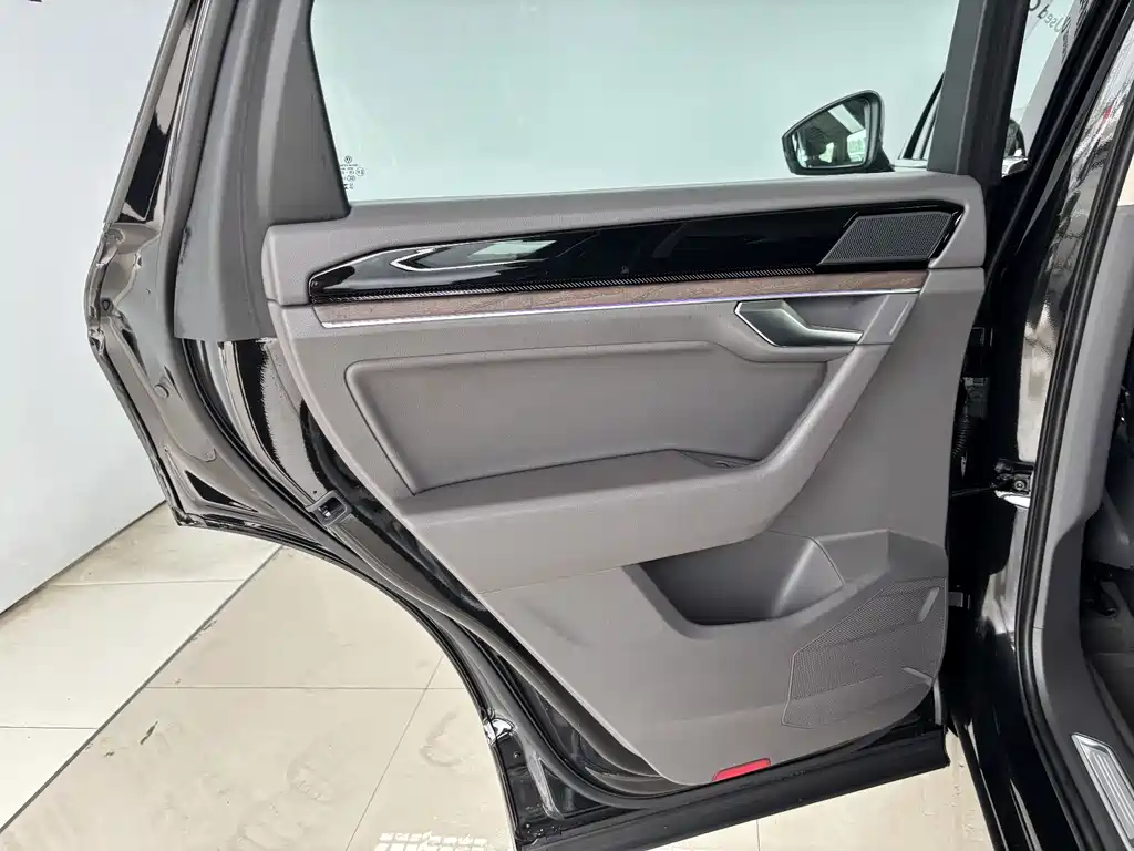 Volkswagen Touareg — миниатюра 20