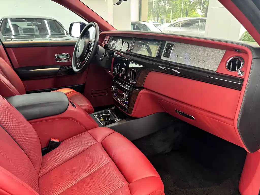 Rolls-Royce Phantom — миниатюра 11