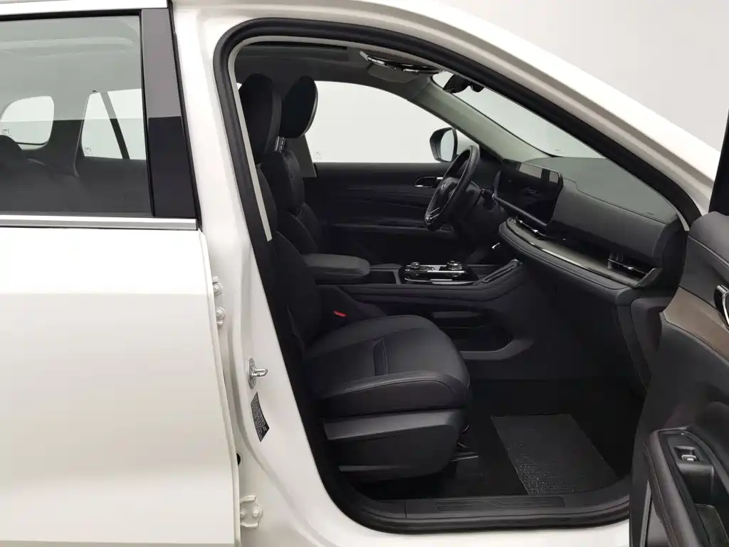 Ford Equator Sport — миниатюра 23