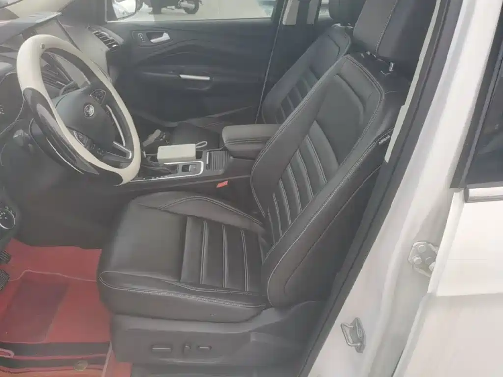 Ford Kuga — миниатюра 15