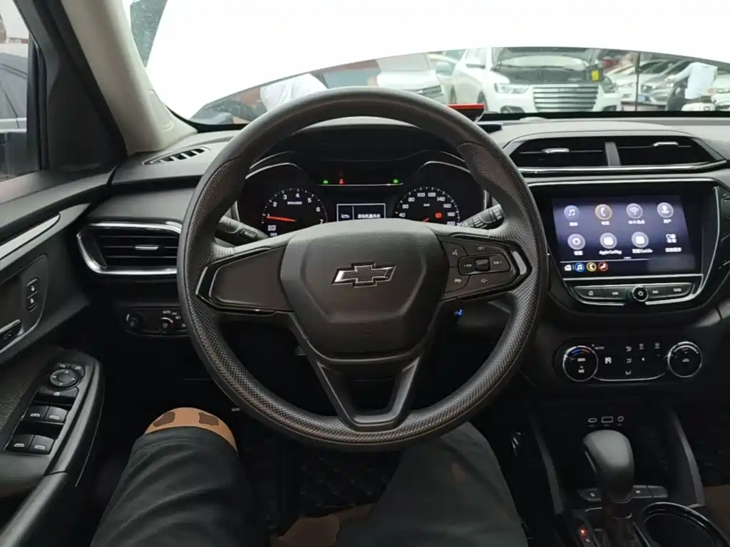Chevrolet Tracker — миниатюра 11
