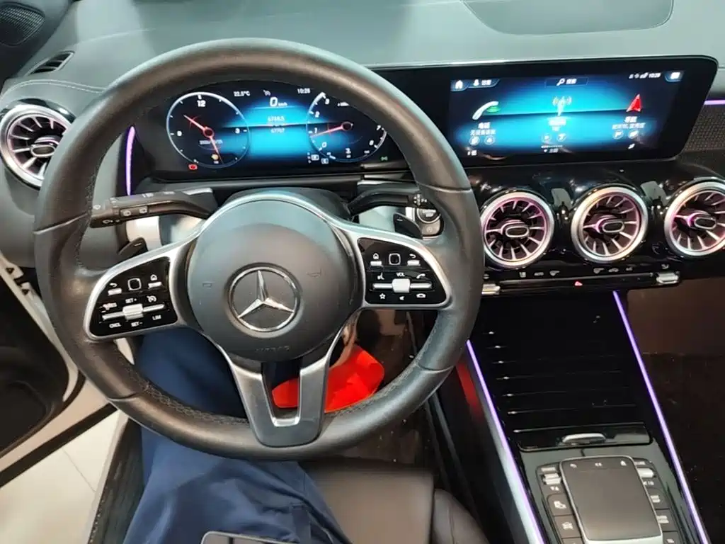 Mercedes-Benz GLB — миниатюра 10
