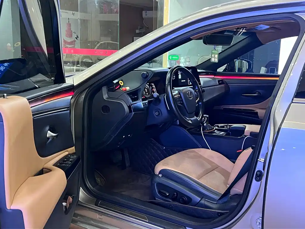 Lexus ES — миниатюра 7
