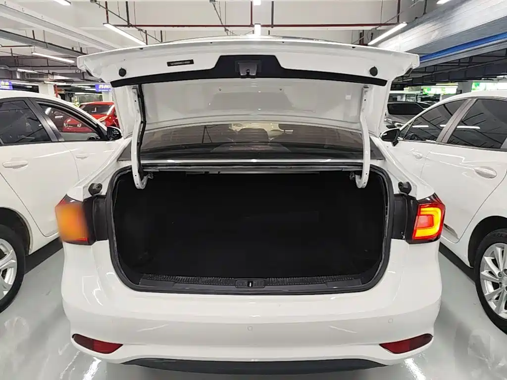 Roewe i5 — миниатюра 19