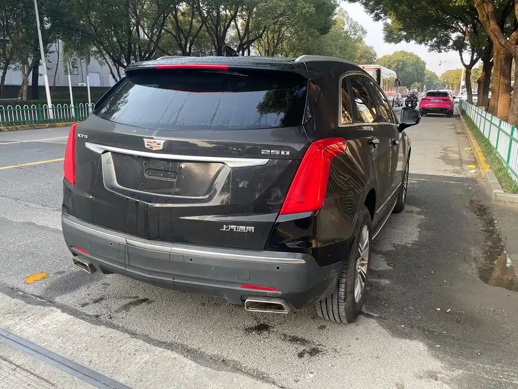 CADILLAC XT5