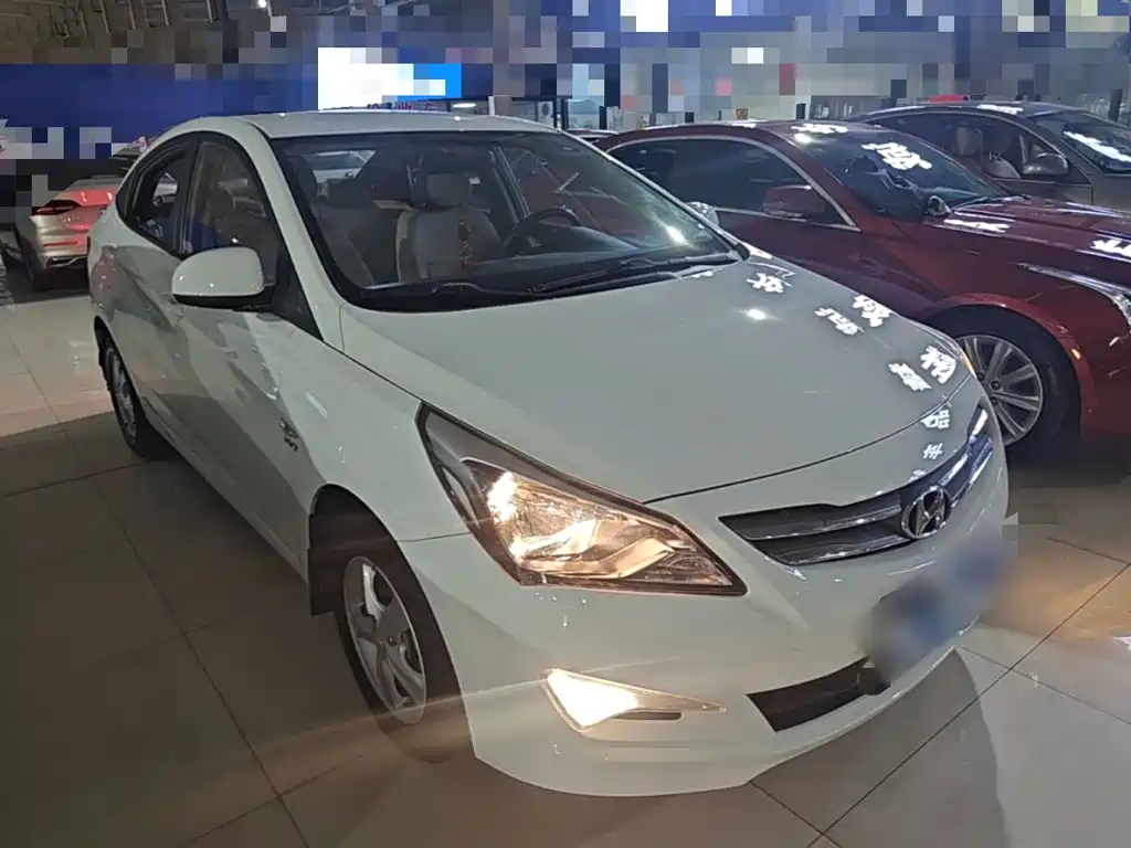 Hyundai Verna — миниатюра 4