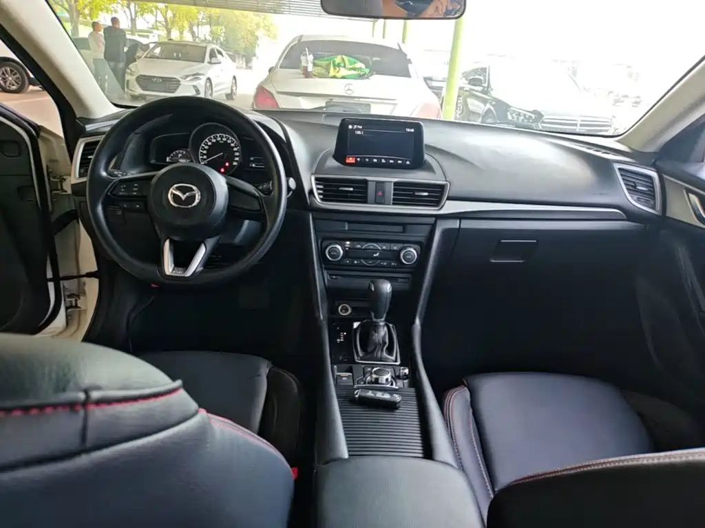 Mazda 3 Axela — миниатюра 10