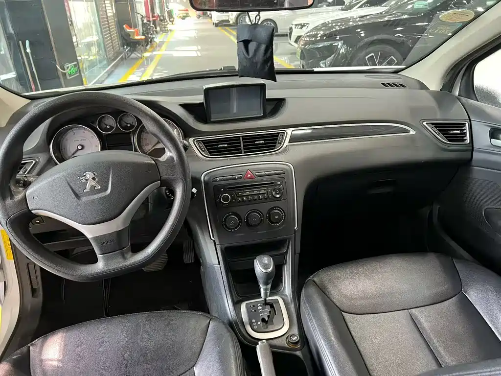 Peugeot 308 — миниатюра 5