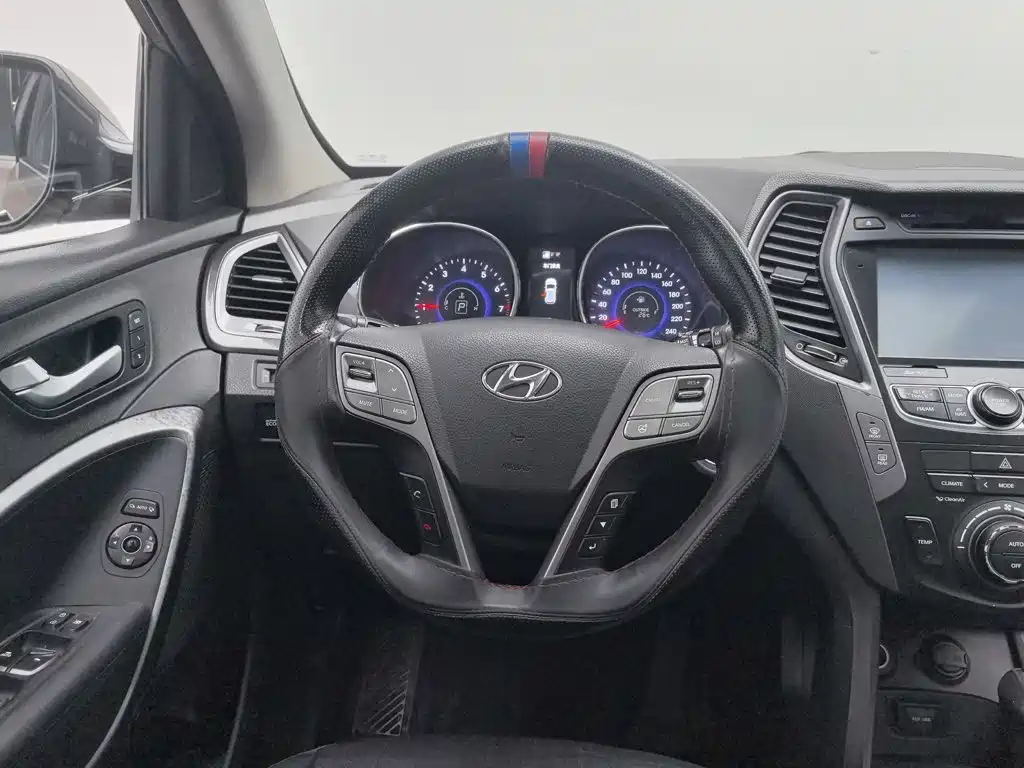 Hyundai Santa Fe — миниатюра 11