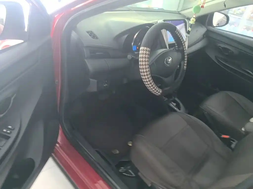 Toyota Yaris L — миниатюра 16