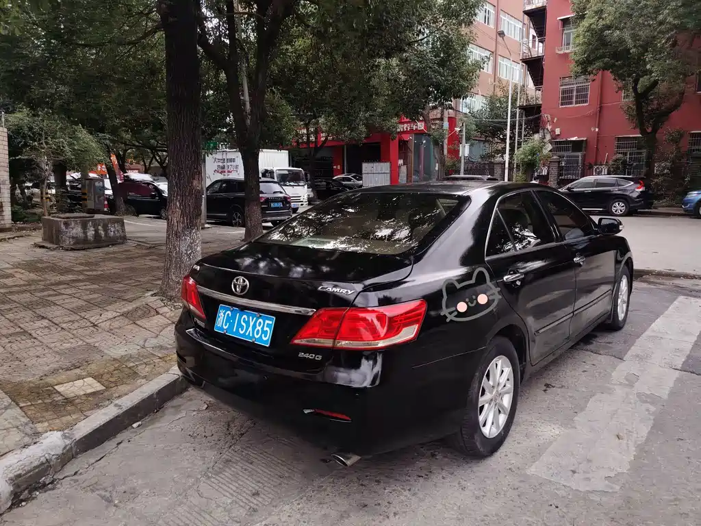 Toyota Camry — миниатюра 12