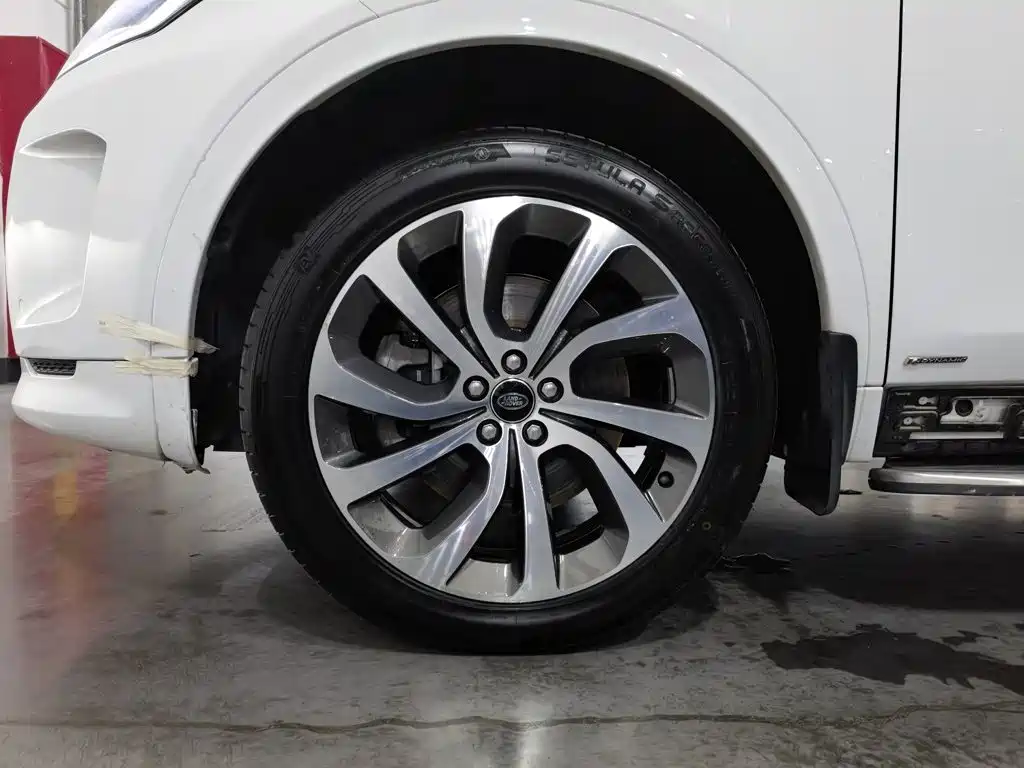 Land Rover Discovery Sport — миниатюра 17