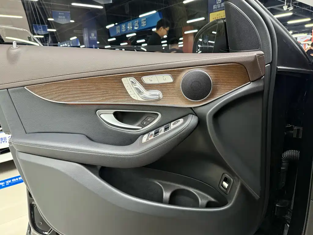 Mercedes-Benz GLC — миниатюра 9
