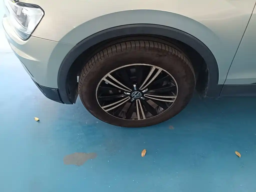 Volkswagen Tiguan L — миниатюра 23