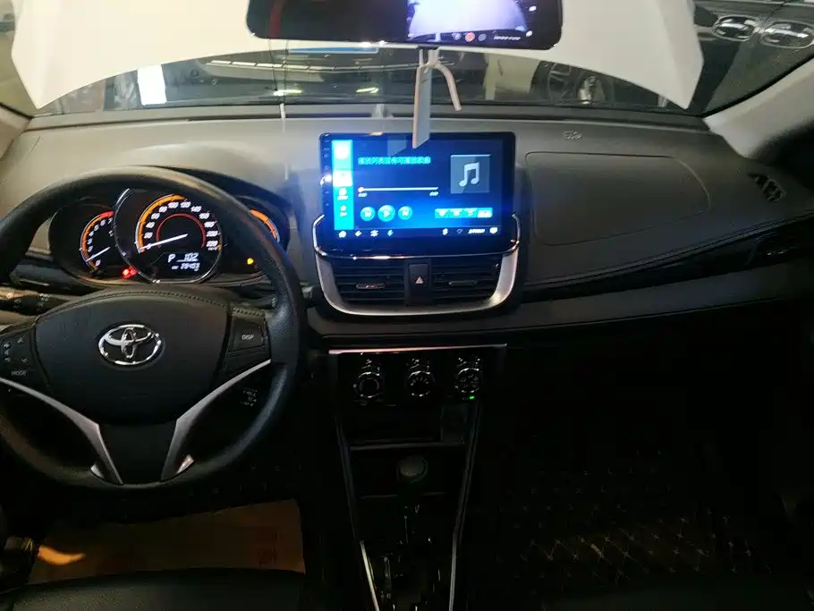 Toyota Yaris L — миниатюра 13