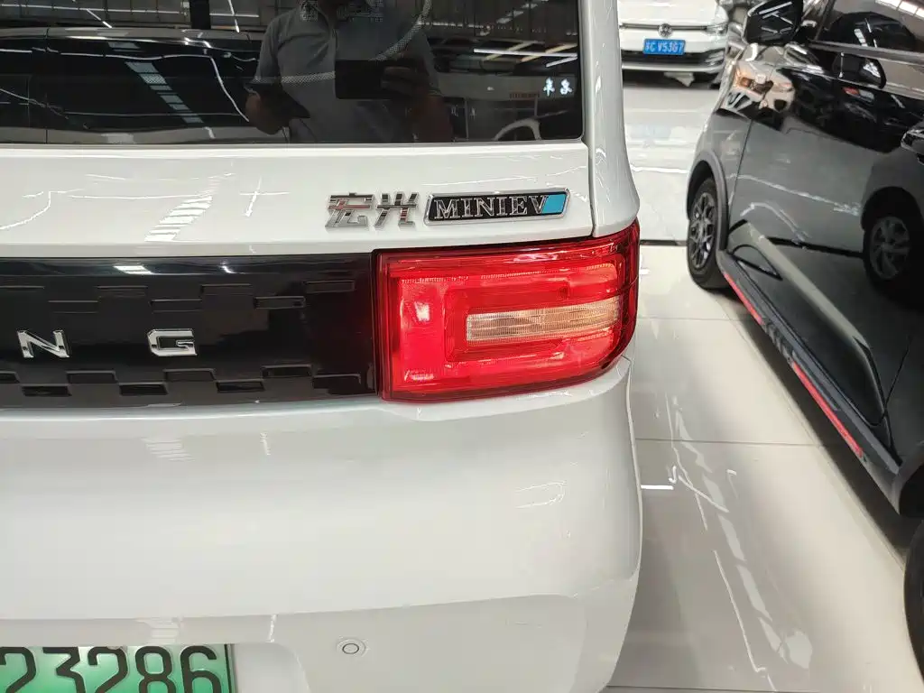 Wuling MINIEV — миниатюра 8