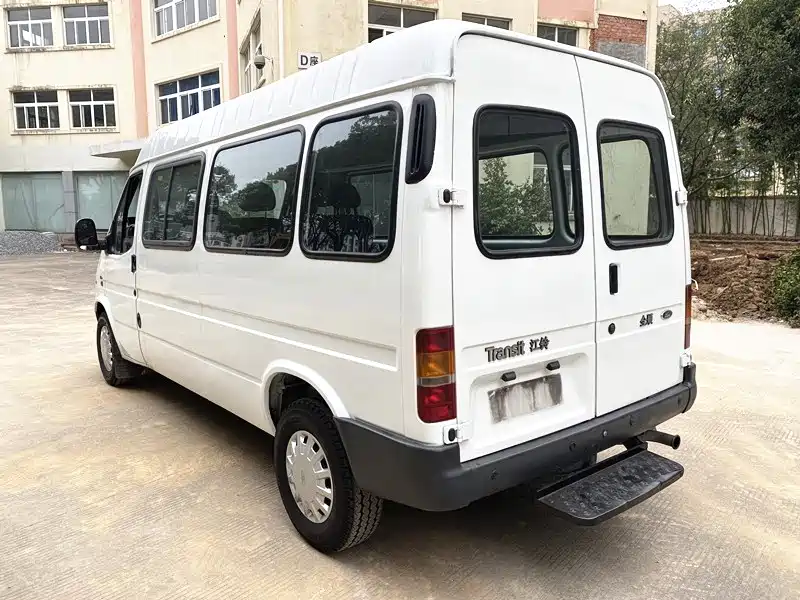 Ford Transit Classic — миниатюра 4