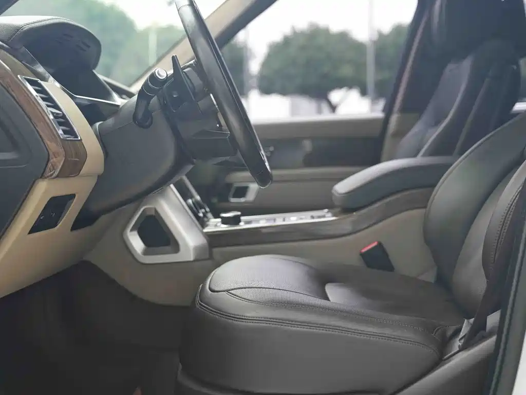 Land Rover Range Rover — миниатюра 7