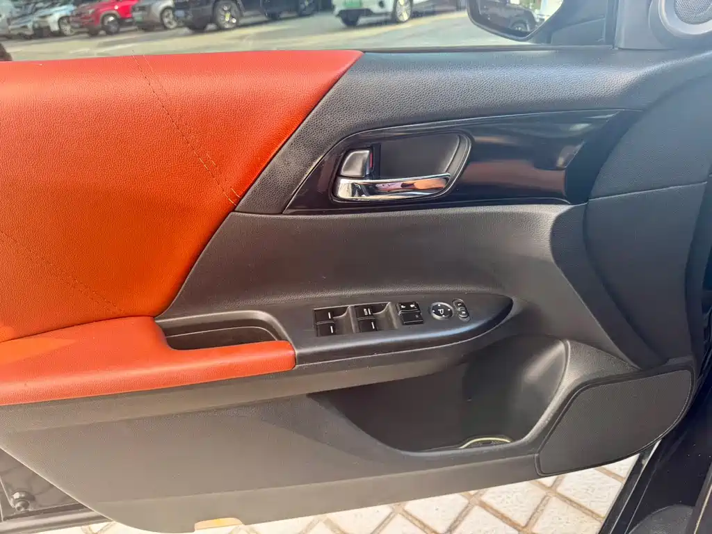 Honda Accord — миниатюра 9